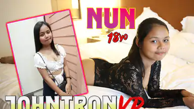Supersöt thailändsk student gör sin första porrfilm