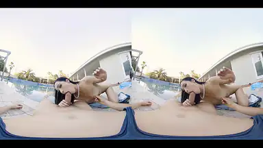 VRConk Söt pinup-hustru suger kuk vid poolen VR-porr
