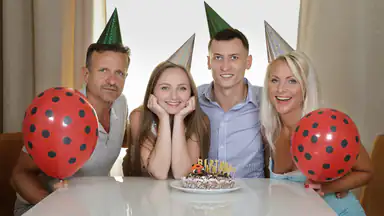 Födelsedag är en familjefest Vt9t