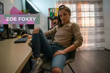 Zoe Foxxy Kontorsromans med en Kåg Kollega