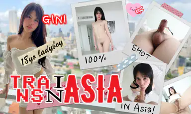 Superhet ladyboy-student är nyfiken på porr