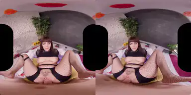Eftersom du och Valentina Nappi som Hinata har gift er är detta första gången ni två är ensamma