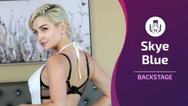 Backstage med Skye Blue