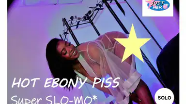 Het ebony-tjej som squirtar i VR - Rewind och SLO-MO