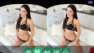 Brunett som leker med sig själv