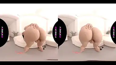 4K VR – Valentina Bianco, porrstjärna, förför dig genom att visa sin kropp och sina fötter i virtuell verklighet. Hon onanerar för din njutning, leker och knullar med din kuk i virtuell verklighet. Kompatibel med alla enheter: Oculus Rift, Samsung Gear, Playstation